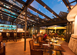 Foto DAVID Lounge Bar Garten im Romantik Hotel Walhalla